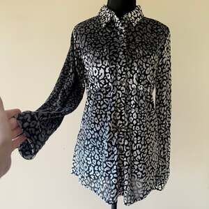 Umgee Velvet & Mesh Leopard Animal Print Button-Down Shirt